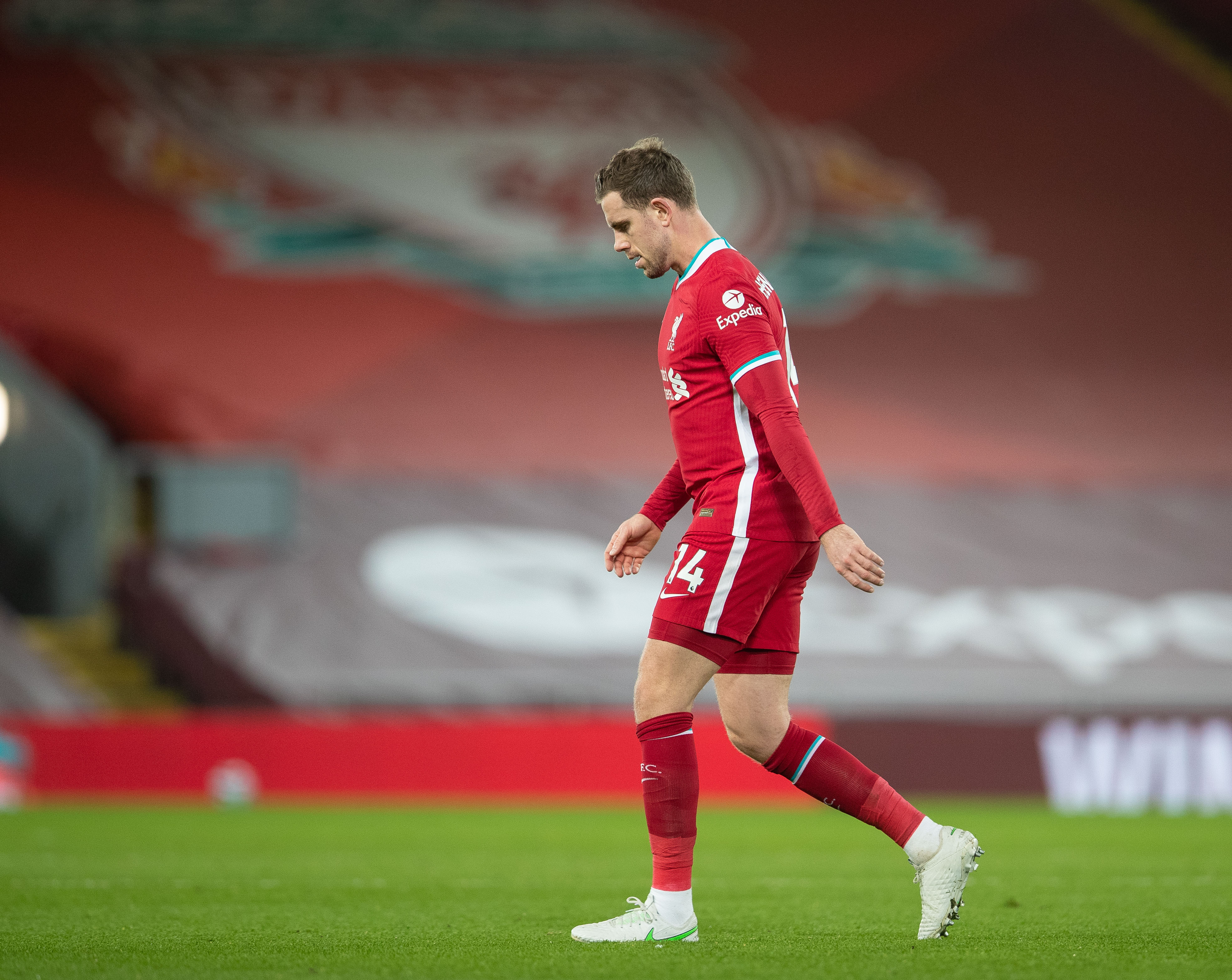 孔帕尼：阿芳很可能下周末复出；我们祝穆勒在美职联决赛获胜