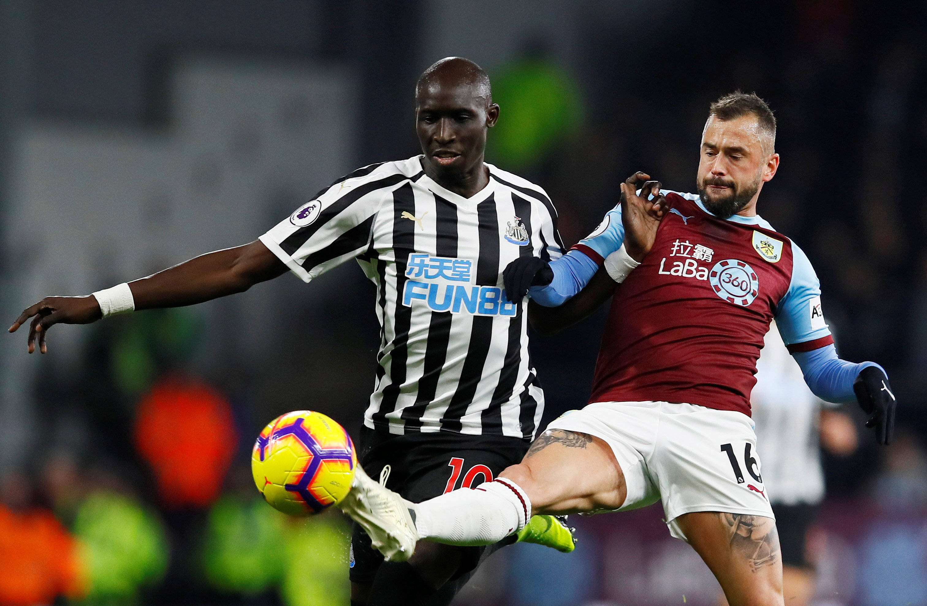 足球世界杯32强全部出炉，分档引巨大讨论