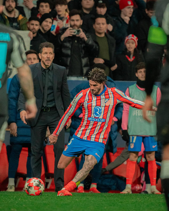 湖人替补球员发挥出色，贡献关键数据