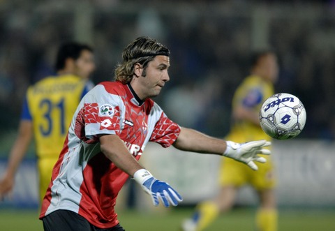 Shams：活塞&老鹰&猛龙预计将在交易中追逐浓眉