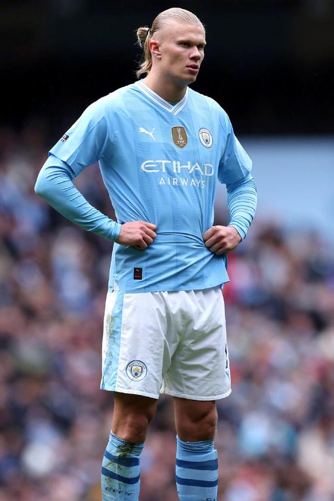 迈尼昂在加比亚社媒动态下留言，后者回复：请续约